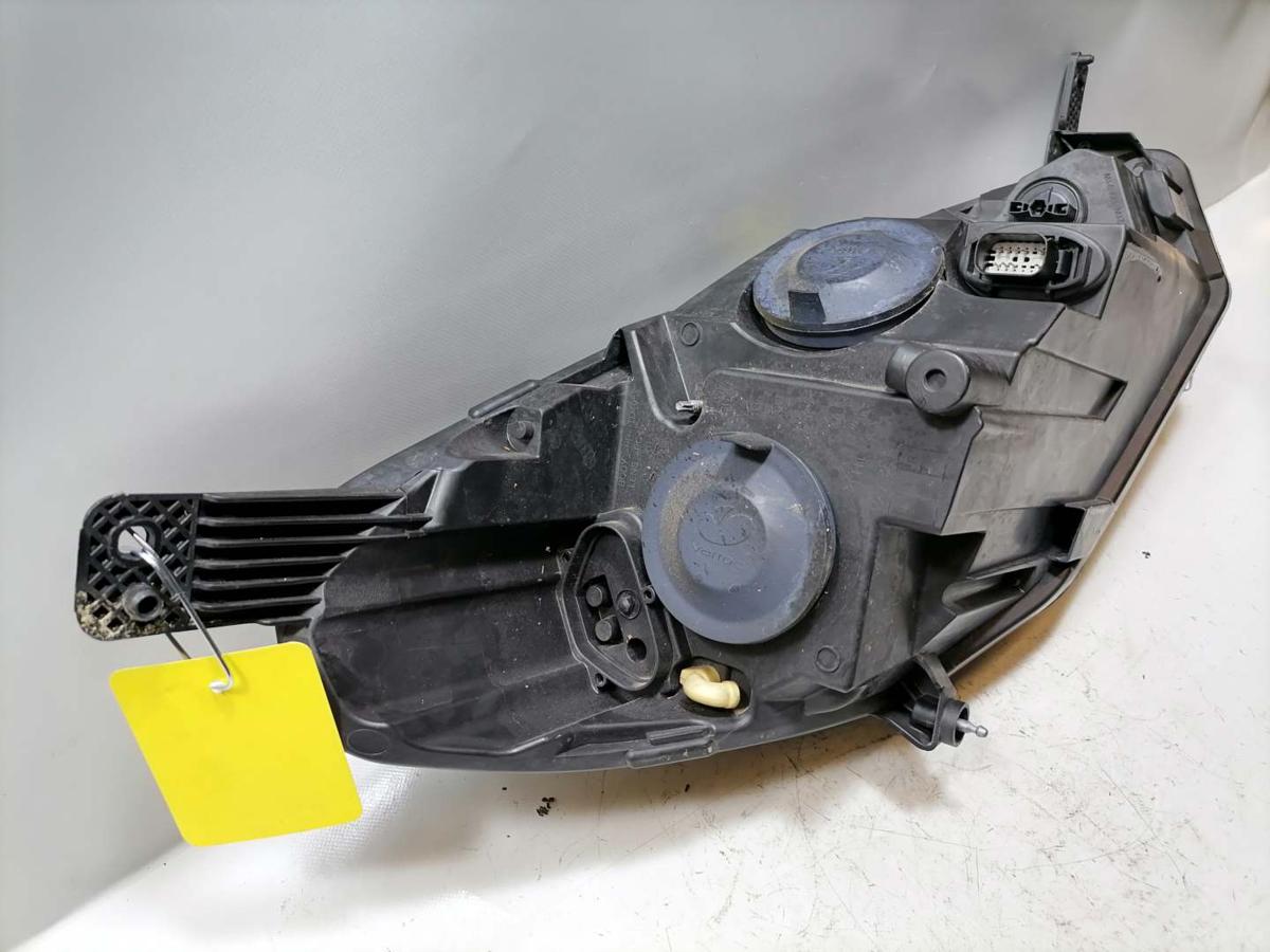 Ford Fiesta MK7 original Scheinwerfer vorn links Halogen Bj.2018